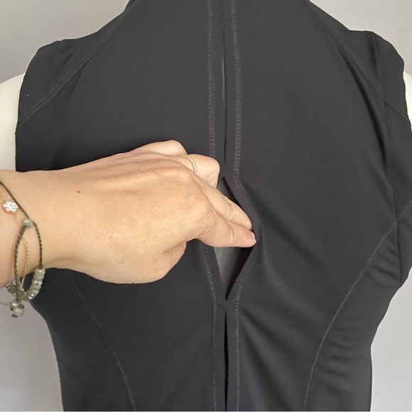 Lululemon Black Kicking Asphalt Vest - 4 - Picture 7 of 13